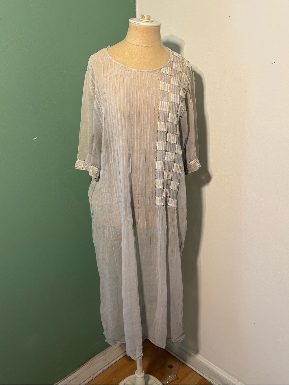 Antique 1920’s Light Gray Dropwaist Overdress